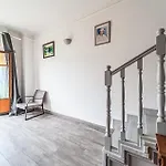 2 Bedroom Gorgeous Home In Pierrefitte-Sur-Seine Hébergement de vacances *