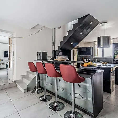 2 Bedroom Gorgeous Home In Pierrefitte-Sur-Seine *