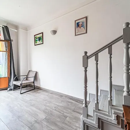 2 Bedroom Gorgeous Home In Pierrefitte-Sur-Seine 度假居 *
